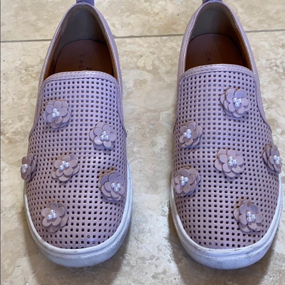 Slip on sneakers